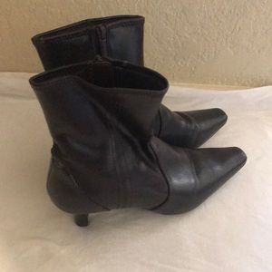Heeled bootie